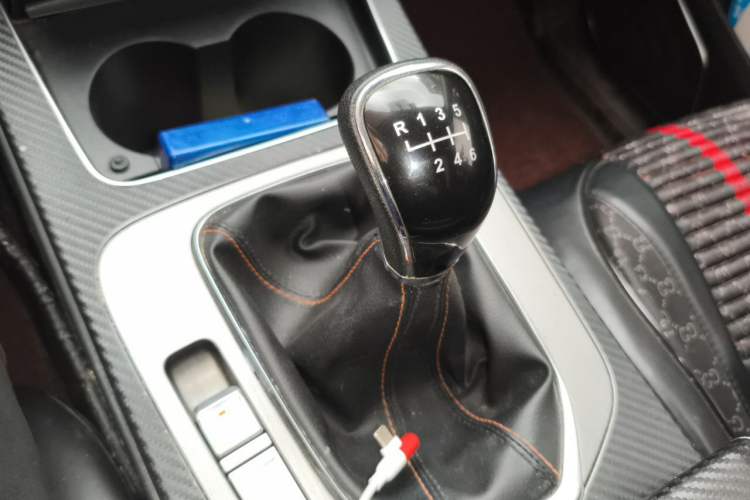 Used CHANGAN OSHAN X7 2020 1.5T Manual Luxury Version Gear Lever