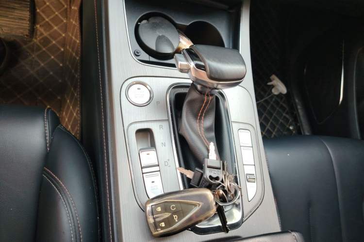 Used CHANGAN OSHAN X7 2020 1.5T Automatic Luxury Model Gear Lever