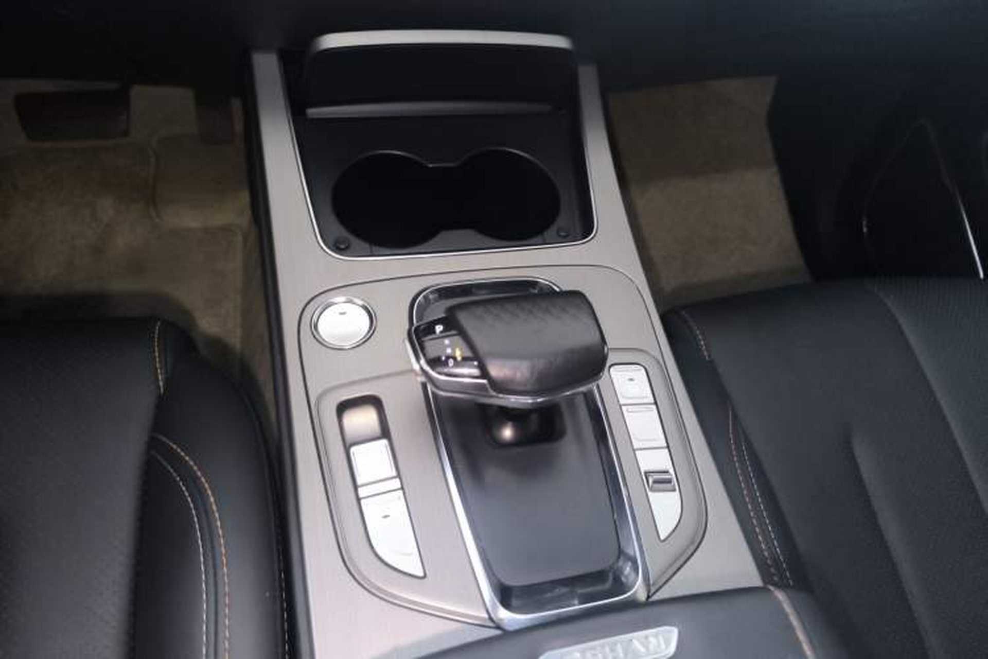 Used CHANGAN OSHAN X7 2020 1.5T Automatic Parking with Facial Recognition – Spacey & Carefree Edition Gear Lever