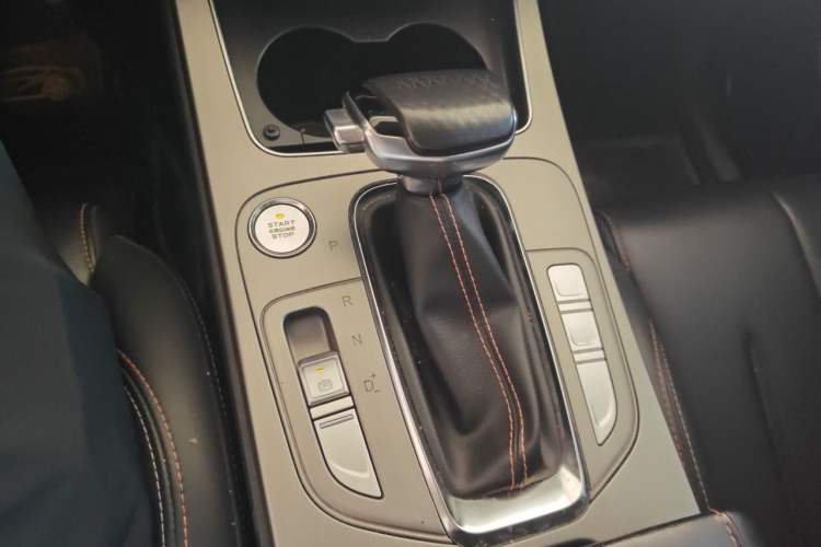Used CHANGAN OSHAN X7 2020 1.5T Automatic Prestige Edition Gear Lever