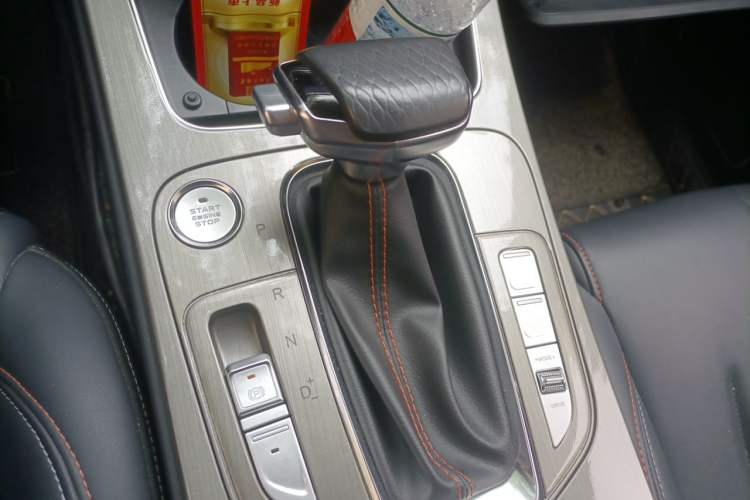 Used CHANGAN OSHAN X7 2020 1.5T Automatic Luxury Model Gear Lever