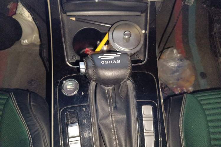 Used CHANGAN OSHAN X7 2020 1.5T Automatic Flagship Edition Gear Lever