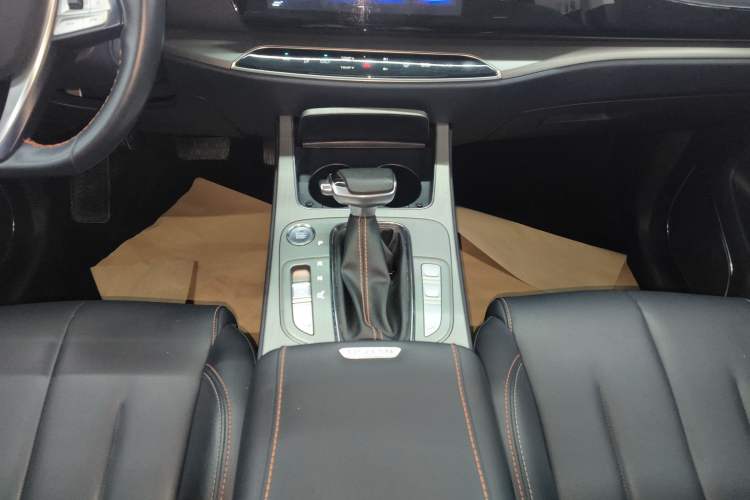 Used CHANGAN OSHAN X7 2020 1.5T Automatic Prestige Edition Gear Lever