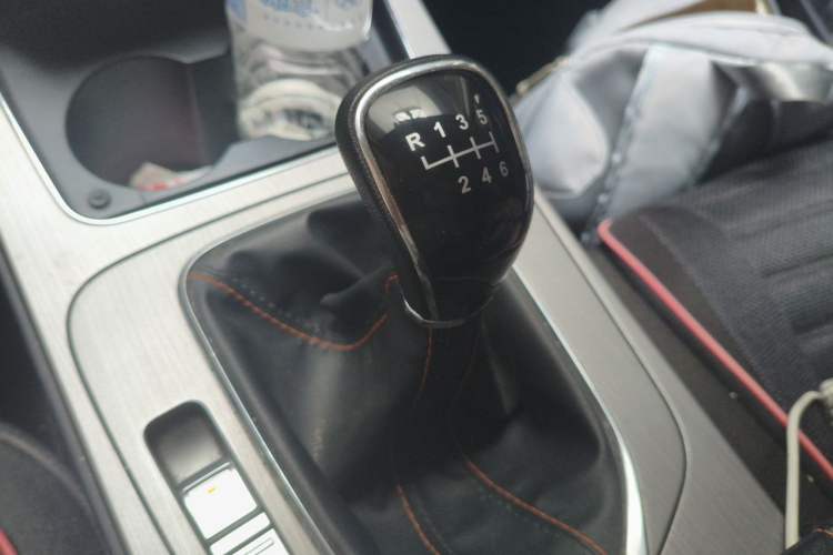 Used CHANGAN OSHAN X7 2020 1.5T Manual Elite Edition Gear Lever