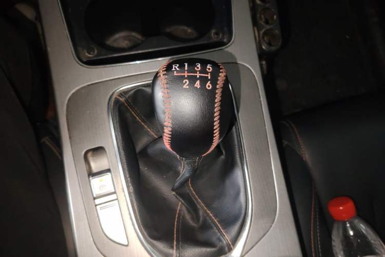 Used CHANGAN OSHAN X7 2020 1.5T Manual Luxury Version Gear Lever