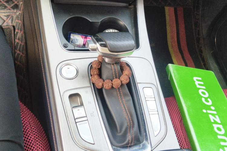 Used CHANGAN OSHAN X7 2020 1.5T Automatic Luxury Version Gear Lever