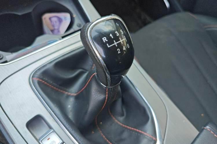 Used CHANGAN OSHAN X7 2020 1.5T Manual Elite Edition Gear Lever
