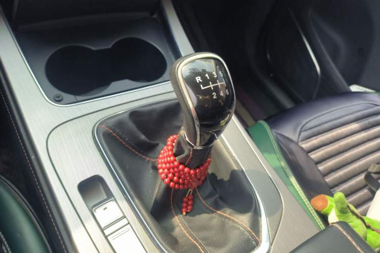 Used CHANGAN OSHAN X7 2020 1.5T Manual Elite Edition Gear Lever
