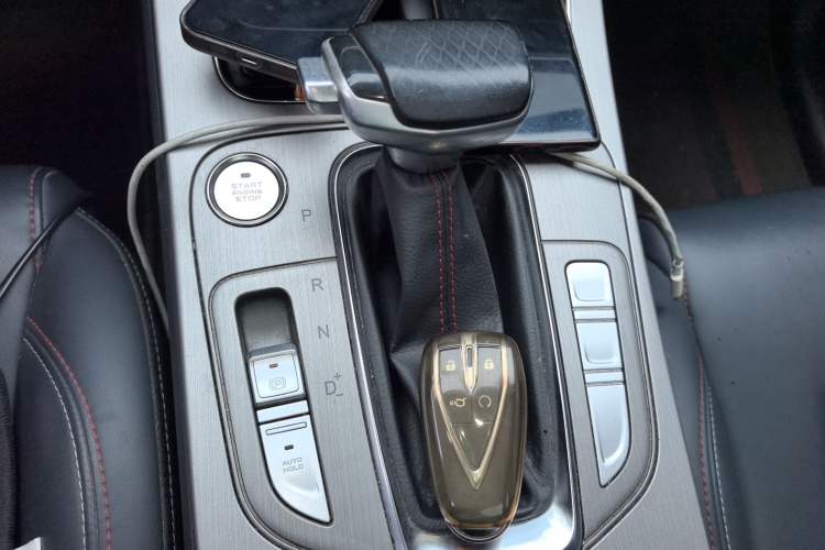 Used CHANGAN OSHAN X7 2020 1.5T Automatic Luxury Version Gear Lever
