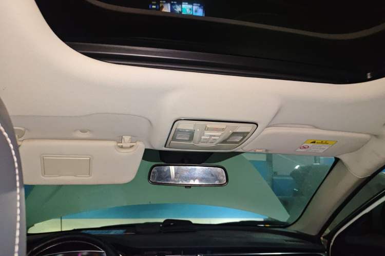 Used CHANGAN OSHAN X7 2020 1.5T Automatic Parking with Facial Recognition – Spacey & Carefree Edition Headliner