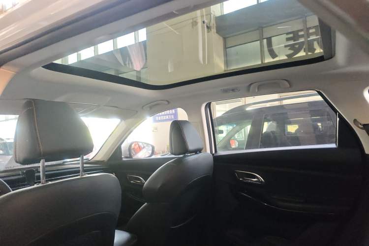 Used CHANGAN OSHAN X7 2020 1.5T Manual Luxury Version Headliner