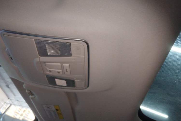 Used CHANGAN OSHAN X7 2020 1.5T Manual Luxury Version Headliner