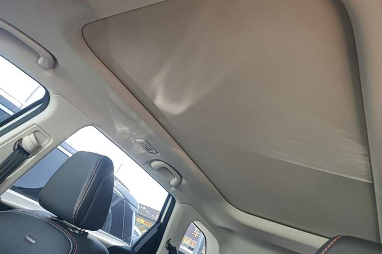 Used CHANGAN OSHAN X7 2020 1.5T Automatic Prestige Edition Headliner