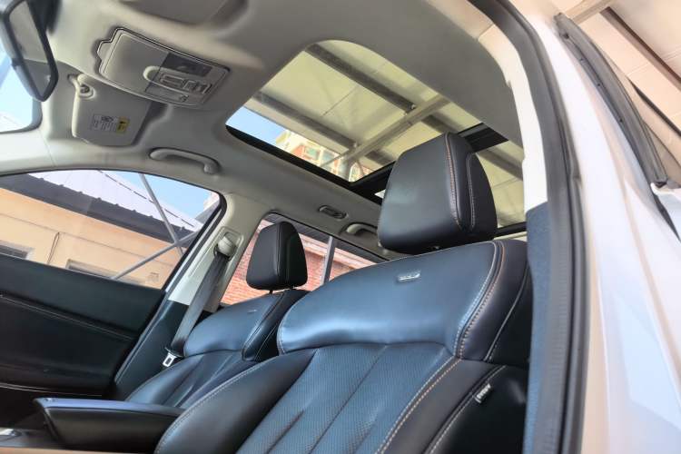 Used CHANGAN OSHAN X7 2020 1.5T Automatic Parking with Facial Recognition – Spacey & Carefree Edition Headliner