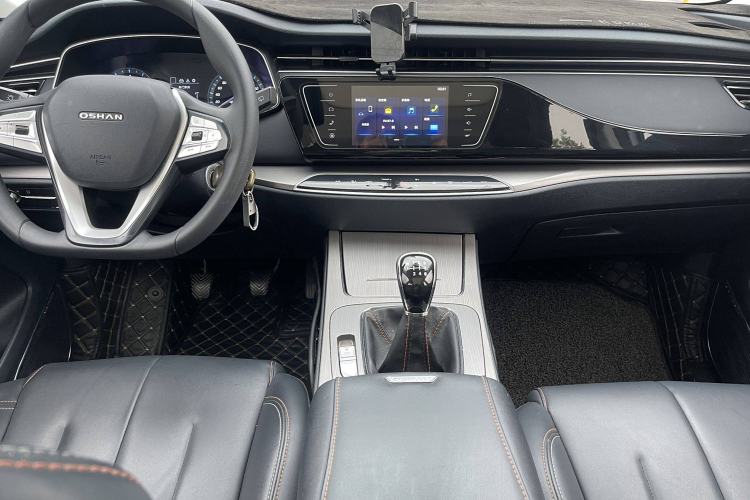 Used CHANGAN OSHAN X7 2020 1.5T Manual Luxury Version Interior 1