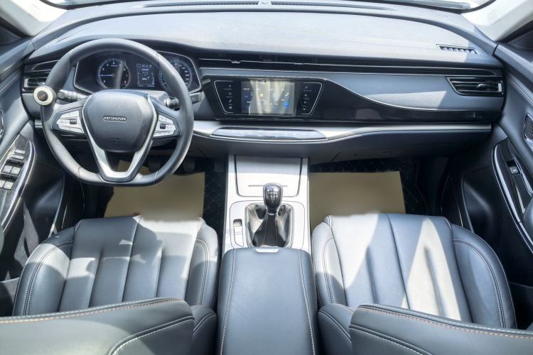 Used CHANGAN OSHAN X7 2020 1.5T Manual Luxury Version Interior 1