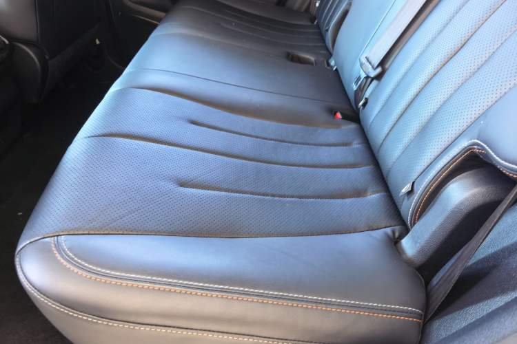 Used CHANGAN OSHAN X7 2020 1.5T Automatic Parking with Facial Recognition – Spacey & Carefree Edition Interior 1