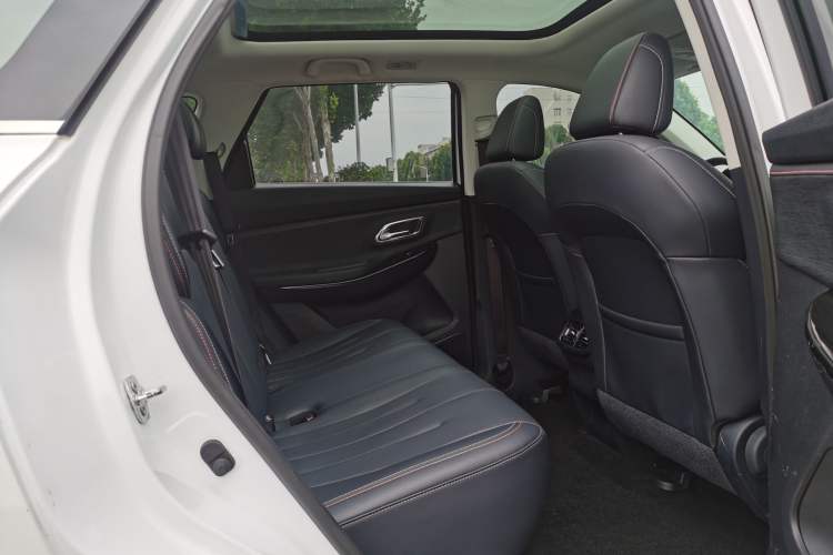 Used CHANGAN OSHAN X7 2020 1.5T Automatic Luxury Version Interior 10