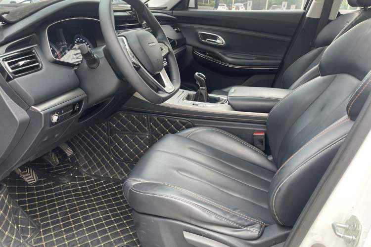 Used CHANGAN OSHAN X7 2020 1.5T Manual Luxury Version Interior 2