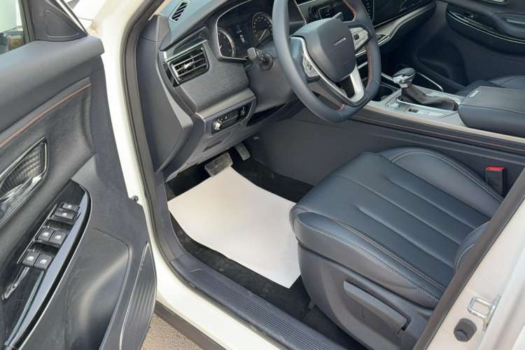 Used CHANGAN OSHAN X7 2020 1.5T Automatic Luxury Version Interior 2