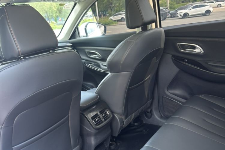 Used CHANGAN OSHAN X7 2020 1.5T Automatic Luxury Version Interior 3