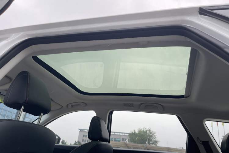 Used CHANGAN OSHAN X7 2020 1.5T Manual Luxury Version Interior 4