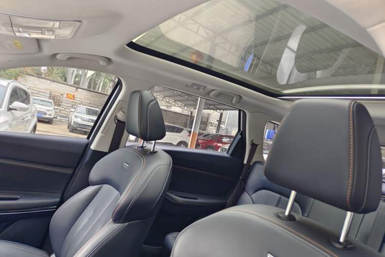 Used CHANGAN OSHAN X7 2020 1.5T Automatic Luxury Version Interior 5