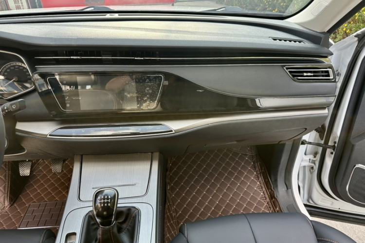 Used CHANGAN OSHAN X7 2020 1.5T Manual Luxury Version Interior 5