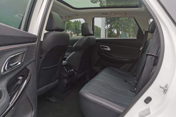 Used CHANGAN OSHAN X7 2020 1.5T Automatic Luxury Version Interior 6