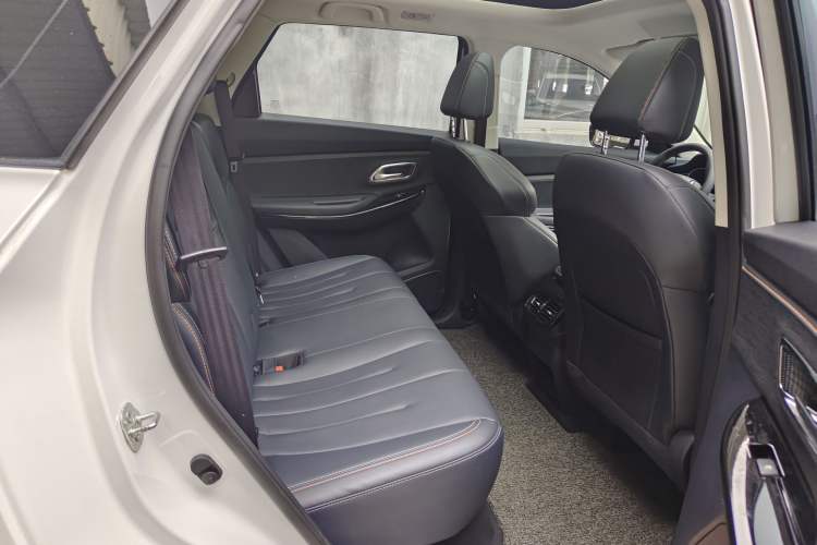 Used CHANGAN OSHAN X7 2020 1.5T Automatic Luxury Version Interior 8