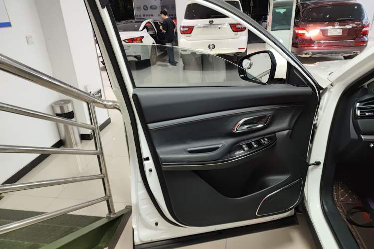 Used CHANGAN OSHAN X7 2020 1.5T Automatic Luxury Version Left Front Door Interior