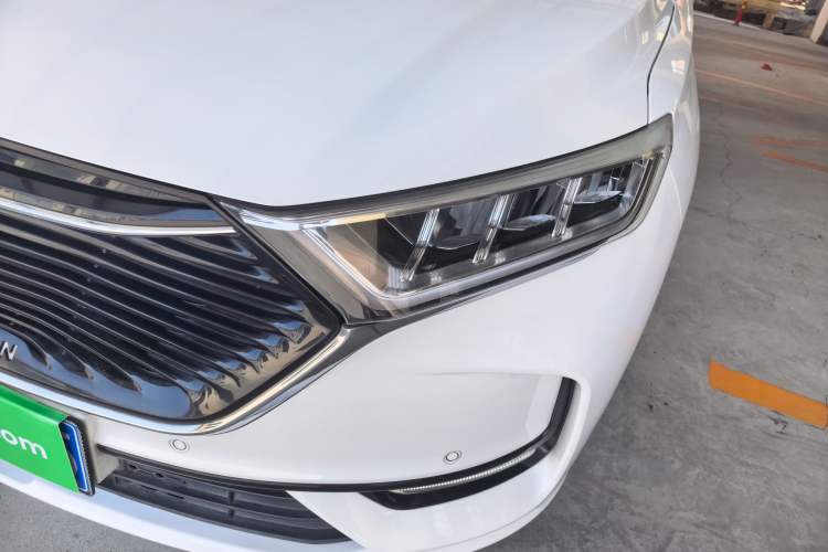 Used CHANGAN OSHAN X7 2020 1.5T Automatic Parking with Facial Recognition – Spacey & Carefree Edition Left Front Headlight