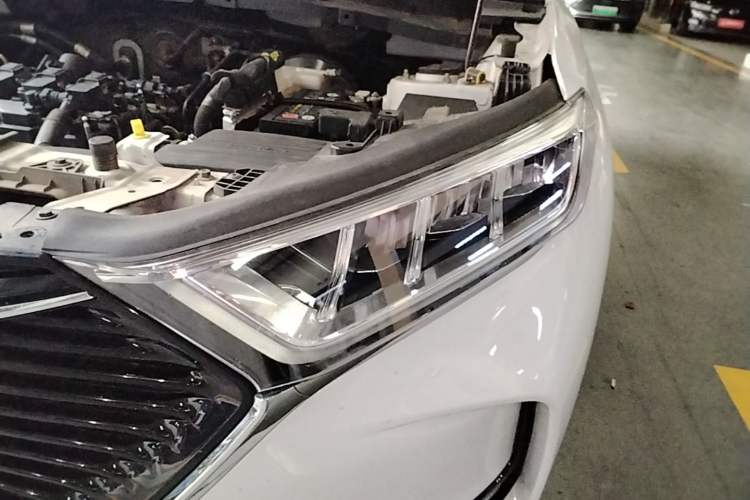 Used CHANGAN OSHAN X7 2020 1.5T Automatic Elite Edition Left Front Headlight