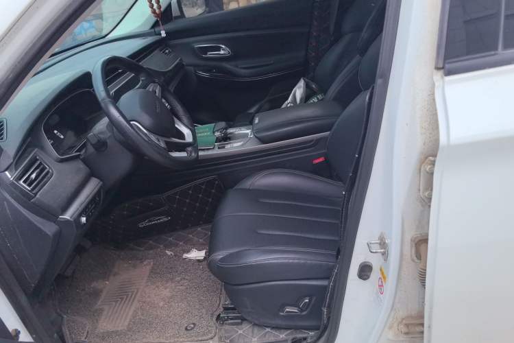 Used CHANGAN OSHAN X7 2020 1.5T Automatic Parking with Facial Recognition – Spacey & Carefree Edition Left Front Seat