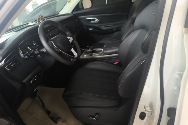 Used CHANGAN OSHAN X7 2020 1.5T Automatic Parking with Facial Recognition – Spacey & Carefree Edition Left Front Seat