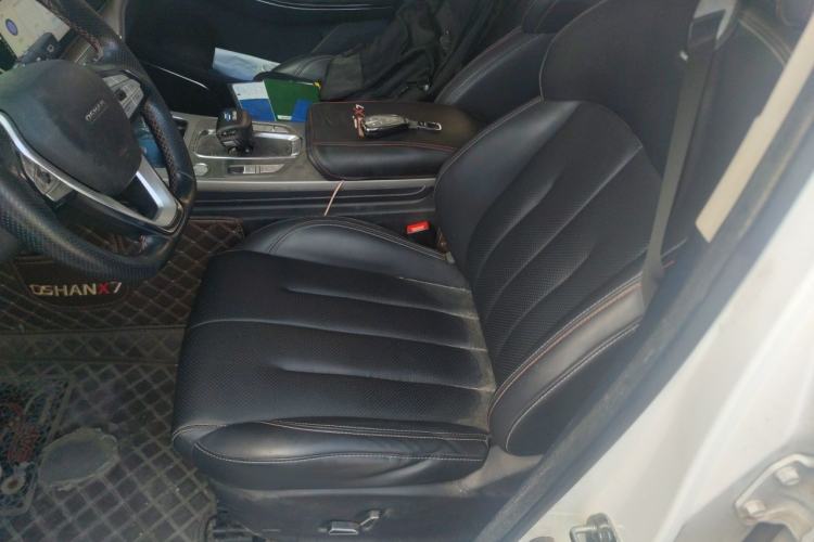 Used CHANGAN OSHAN X7 2020 1.5T Automatic Parking with Facial Recognition – Spacey & Carefree Edition Left Front Seat