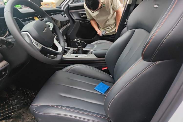 Used CHANGAN OSHAN X7 2020 1.5T Manual Luxury Version Left Front Seat