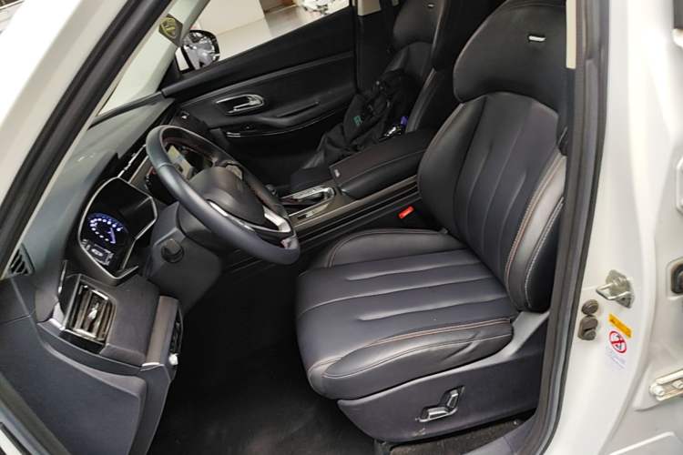 Used CHANGAN OSHAN X7 2020 1.5T Automatic Luxury Model Left Front Seat