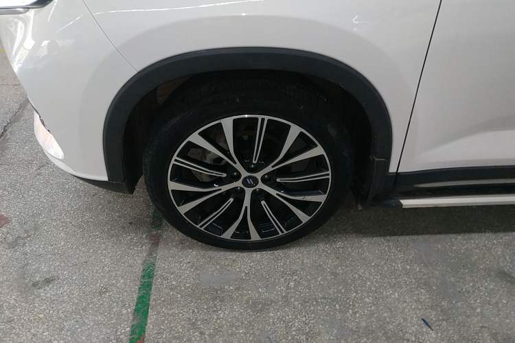 Used CHANGAN OSHAN X7 2020 1.5T Automatic Flagship Edition Left Front Wheel Hub