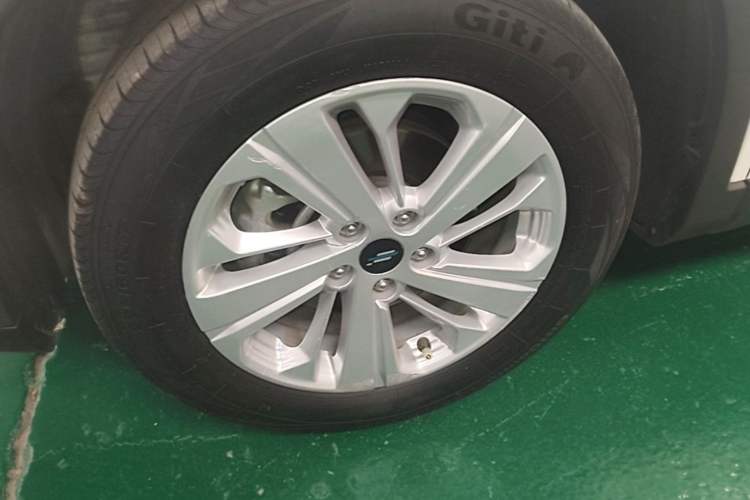 Used CHANGAN OSHAN X7 2020 1.5T Automatic Elite Edition Left Front Wheel Hub