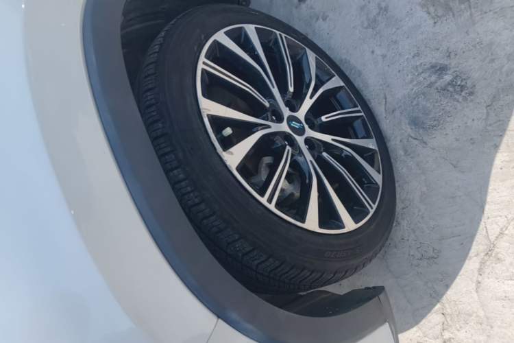 Used CHANGAN OSHAN X7 2020 1.5T Automatic Flagship Edition Left Front Wheel Hub