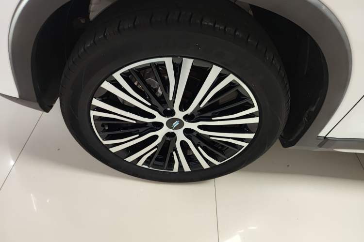 Used CHANGAN OSHAN X7 2020 1.5T Automatic Luxury Version Left Front Wheel Hub