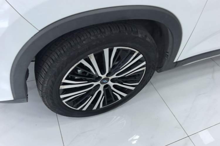 Used CHANGAN OSHAN X7 2020 1.5T Automatic Luxury Version Left Front Wheel Hub
