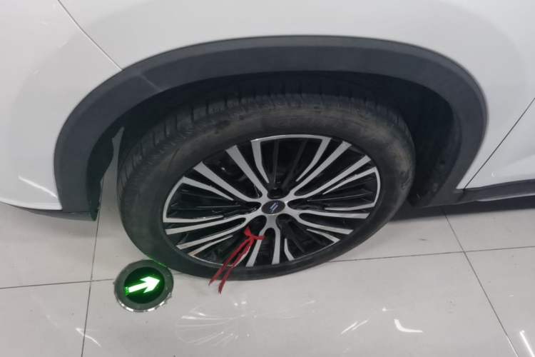 Used CHANGAN OSHAN X7 2020 1.5T Automatic Luxury Version Left Front Wheel Hub