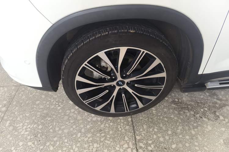 Used CHANGAN OSHAN X7 2020 1.5T Automatic Parking with Facial Recognition – Spacey & Carefree Edition Left Front Wheel Hub
