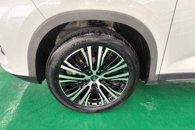 Used CHANGAN OSHAN X7 2020 1.5T Automatic Prestige Edition Left Front Wheel Hub