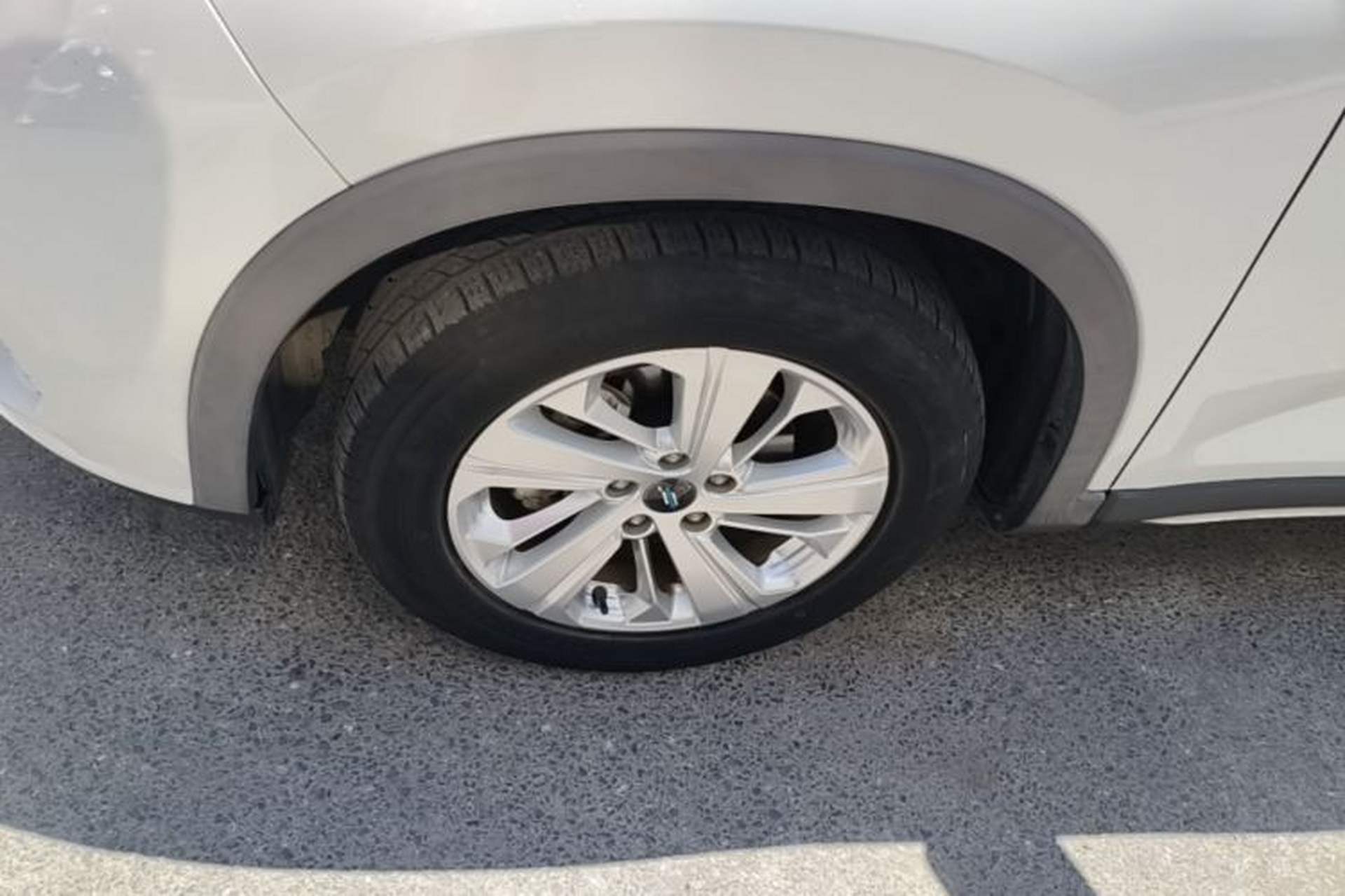 Used CHANGAN OSHAN X7 2020 1.5T Automatic Elite Edition Left Front Wheel Hub