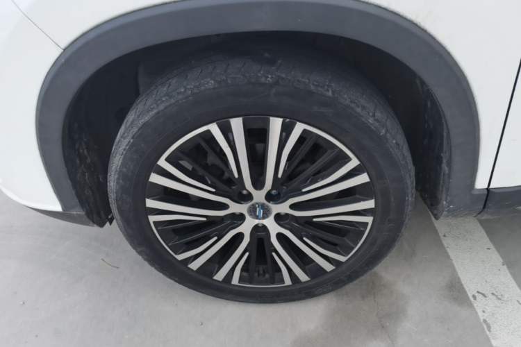 Used CHANGAN OSHAN X7 2020 1.5T Automatic Luxury Version Left Front Wheel Hub