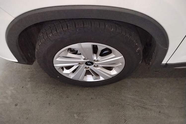 Used CHANGAN OSHAN X7 2020 1.5T Automatic Elite Edition Left Front Wheel Hub