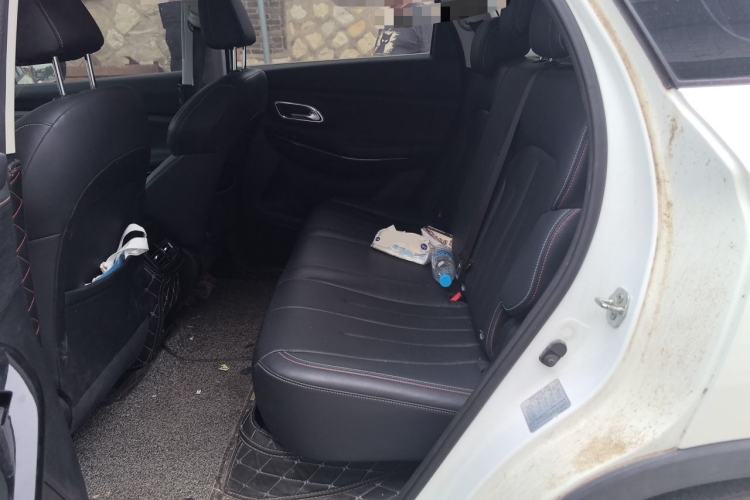 Used CHANGAN OSHAN X7 2020 1.5T Automatic Parking with Facial Recognition – Spacey & Carefree Edition Left Rear Seat